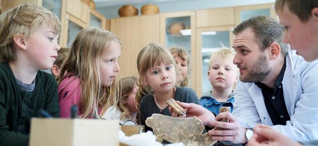 Stenalderen kan man også røre ved