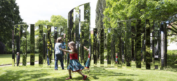 Jeppe Heins 'Semicircular Mirror Labyrinth II' fra 2013. Foto: Andreas Omvik