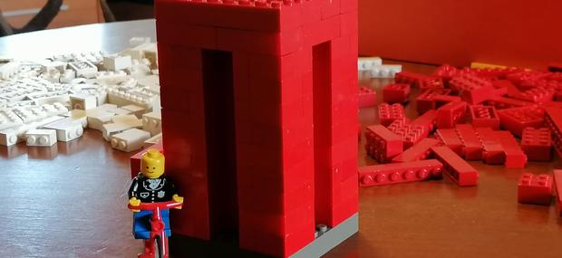 Stehle bygget i Lego