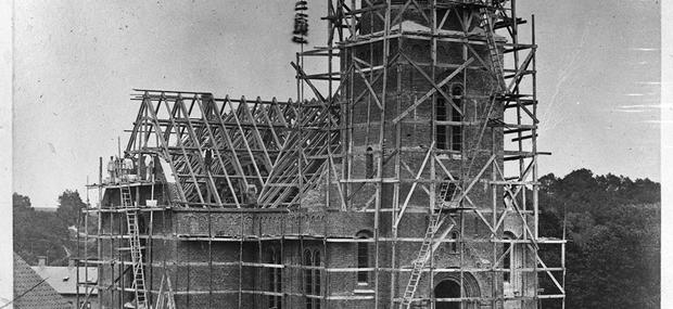 Silkeborg Kirke under opførelse i 1876