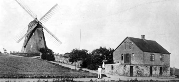 Arkivfoto i sort/hvid af Them Mølle
