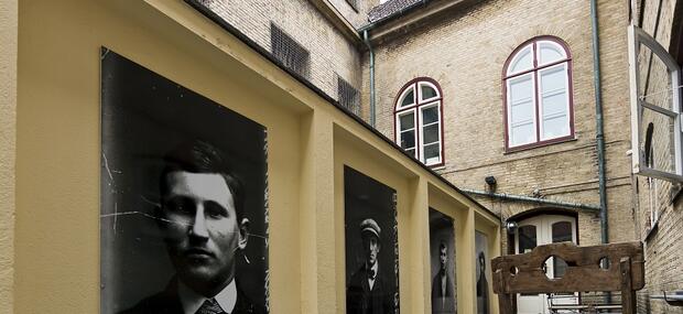 Øhavsmuseet Indgang til Arresten Foto Geir