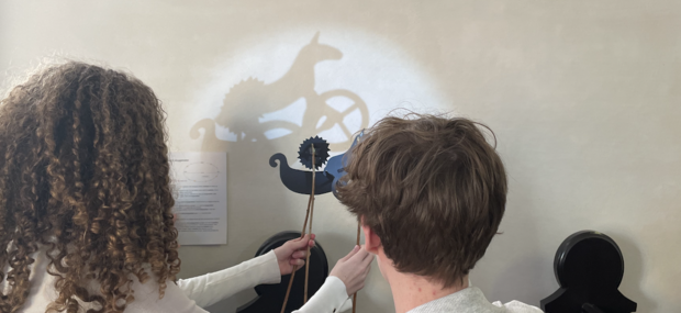 billede af skyggeteater fra projektets kirkebesøg