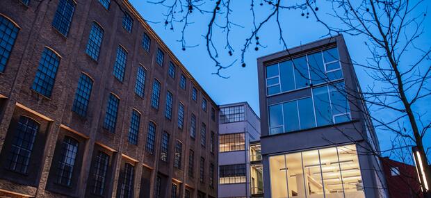 Kunstmuseum Brandts by night