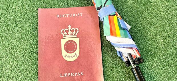 Paraply og læsepas