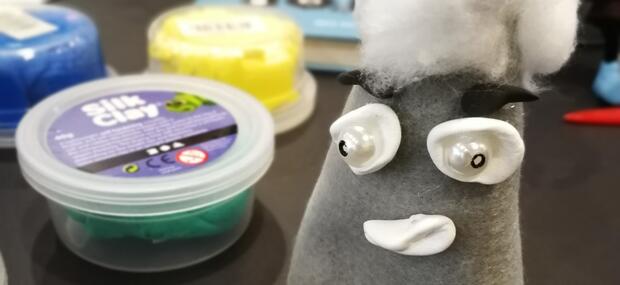 Monster af silk clay