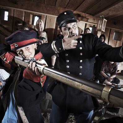 På Historiecenter Dybbøl Banke kommer man både til at høre og røre 