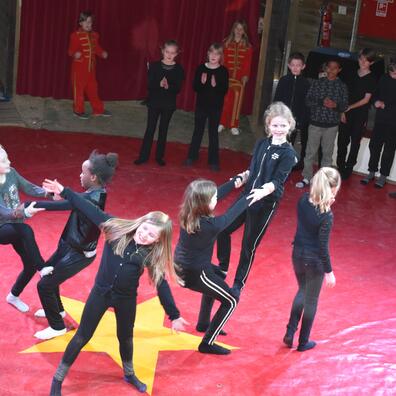 Cirkus akrobatik i Cirkus Miehes Ridehus