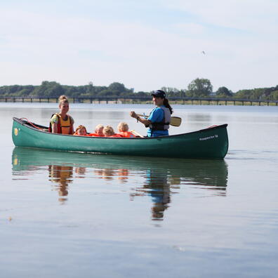 Kano med vuggestuebørn