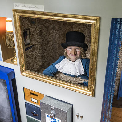 På Bakkehuset leger børnene sig ind i eventyrenes verden