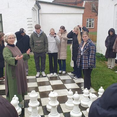 Der formidles klosterliv og samfundsopbygning