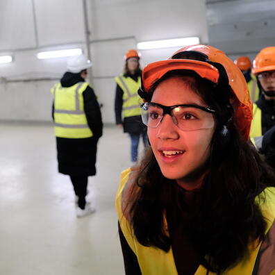 Elever på rundvisning i Energitårnet