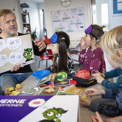 Børnehavebørn prøver Hjerneekspeditionen