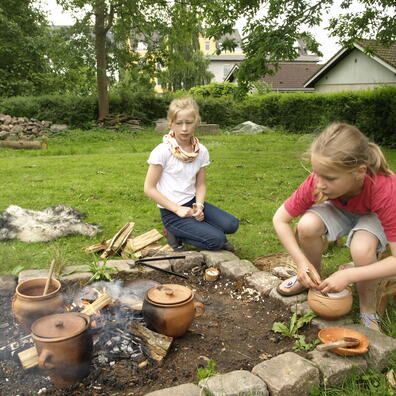 jernaldermad laves på bål 
