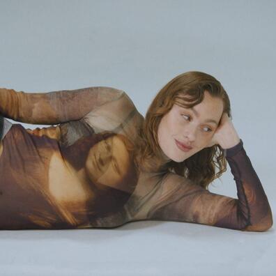 Stilbillede fra Antibodies af Maja Malou Lyse